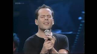 Bruce Willis with The Temptations  Under the Boardwalk TOTP 1987 [upl. by Erised]