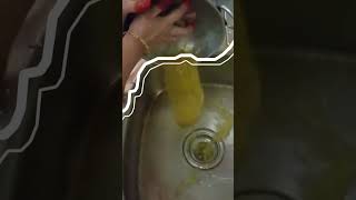 இந்த பொருள் சேர்த்து மீன் சுத்தம் பன்னுங்கhow to clean fishshorts [upl. by Aihsar]