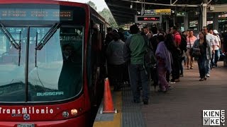 Indignación por incremento en precio de Transmilenio [upl. by Eetsud781]