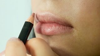 How to enhance your cupids bow  Beauty Focus [upl. by Sig]