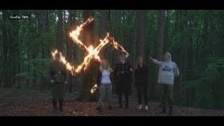 Versteckte Kamera Polnische Neonazis feiern im Wald Hitlers Geburtstag [upl. by Rolland]