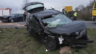 Unfall auf der B214 bei Groß Lessen Person eingeklemmt [upl. by Gerc]