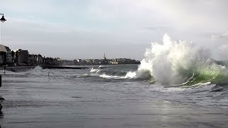 Grande marée SaintMalo 2012 Stormtide Sturmflut Marea [upl. by Shultz]