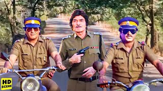 पुलिस की वर्दी पहनकर भागे दो कैदी  Rajkumar Rajnikant Vinod Khanna  Insaniyat Ke Devta Movie [upl. by Nairrot]