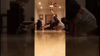 Headspin headspin headstand breakdance bboy bboying dance baile acrobatics acrobacias [upl. by Rosy569]