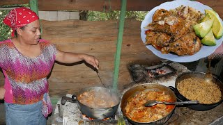 Comida Dominicana del Campo Pescado Guisado plato tipico [upl. by Palla]