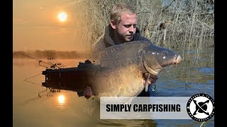 CCMoore France Simply Carpfishing  Pêche à la carpe en bateau grand lac [upl. by Stokes]