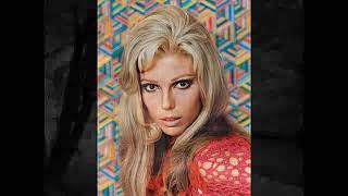 Nancy Sinatra  You Only Live Twice [upl. by Eirruc]