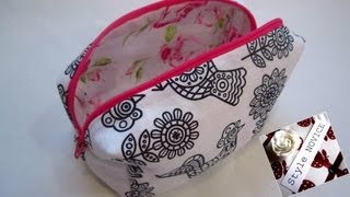 Step by Step Sewing DIY Make Up Bag [upl. by Erund]