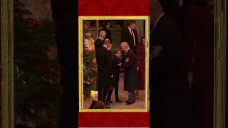 🎄NATAL KATE MIDDLETON faz a primeira reverência pública ao Rei Charles e à Rainha Camilla [upl. by Niggem]