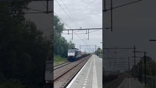 Zwarte DBC Br189 raast met ketelwagens langs station krabbendijke Samen met TreinspotterTimj7n [upl. by Adelric]