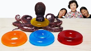 Mukbang 문어 튜브 Octopus tube Jelly осьминог TwinRoozi 쌍둥이루지 먹방 할머니 Grandmother [upl. by Aicnelav61]