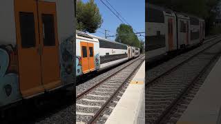 Renfe 451 entrando en platja de Castelldefels train ferrocarril renfe rodalies [upl. by Darcey]