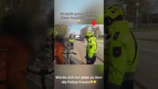 FahrradPolizei hält Lieferando an😂😂😂 [upl. by Martsen]