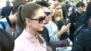 Hannah Quinlivan  Kun Ling 昆凌  Milan 25 september 2015 Fashion Week show Tods [upl. by Eldrid]