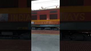 Samastipur WAP4  18030 Mumbai LTT  Shalimar Express Arriving Akola Junction [upl. by Aimal]