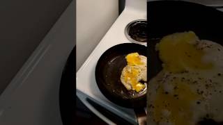 Matfer Bourgeat 10 14Inch Carbon Steel Skillet Egg test [upl. by Allesig]