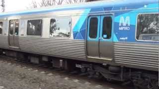 South Yarra  Flinders Street Parallel run with a Comeng in a Hitachi [upl. by Htebazie177]