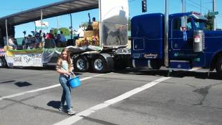 HONK HONK Crooked River Roundup Parade 2017 part 3 🚛 📢 [upl. by Acinhoj]