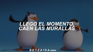 Los Pingüinos de Madagascar bailando el quotWaka Wakaquot🐧🌈 [upl. by Reviere]