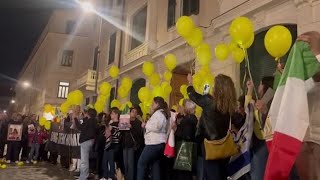 Roma comunita ebraica ricorda il 7 ottobre davanti al Tempio Maggiore [upl. by Madea]