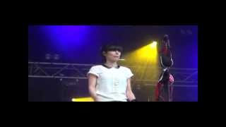 SUPERBUS  APPRENDSMOI FRANCOFOLIES SPA 2013 [upl. by Cotsen]