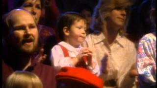 Sharon Lois amp Bram Sing A to Z  Grampas Farm [upl. by Nnylannej591]