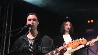 Prey  The neighbourhood live  la flèche dor  Paris 12111015 [upl. by Thgiwd977]