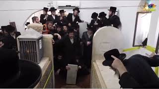 Levaya of the Kretchnifer Rebbe of Kiryat Gat  Cheshvan 5780 [upl. by Telimay]