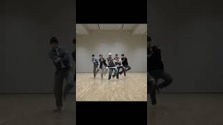 5 formations in 10 seconds just how  TXT Sriracha 2022 dance practice txt [upl. by Immot]