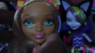 Review Nina Thumbell Ever After High Doll PTBR [upl. by Annirtak]