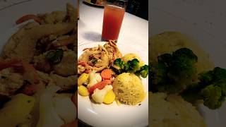 Seasoned rice with vegetables and chicken 🔥🔥food chefrecipe cheflife recipe cheflifestyle [upl. by Pinkham]