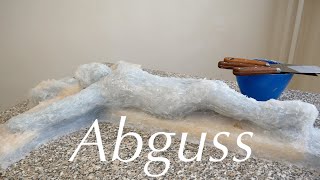 Abguss eines Kruzifix in Gips 12 Modell für einen Christus in Holz [upl. by Ellennahc]