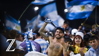 Argentinien Nationalmannschaft feiert mit Fans den WMSieg [upl. by Nahsrad]