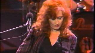 Bonnie Raitt Thats Just Love Sneaking Up On You live concert performance [upl. by Rettig355]