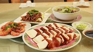 The Cheap Eater 30 Peking duck dinner for four in Chicagos Chinatown [upl. by Gaw]