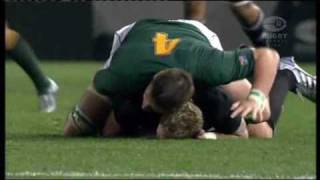 Bakkies Botha headbutts Jimmy Cowan [upl. by Tebzil]