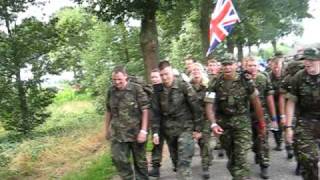 4daagse Nijmegen 2010  British soldiers marching and singing [upl. by Cassell]