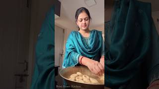 Itna sara bna kar aaj to thak gai shorts bristihomekitchen laddoo [upl. by Novehs717]