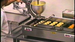 Belshaw Donut Robot® Mark 6 Doughnut System [upl. by Ribak]