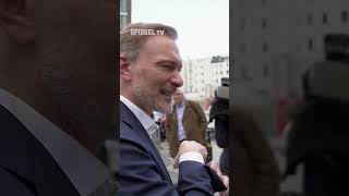 Was kosten die Manschettenknöpfe Herr Lindner  SPIEGEL TV Shorts [upl. by Brock]