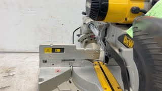 Köp Kap amp geringssåg Dewalt DW717 XPS  QS på Klaravik [upl. by Sucirdor]