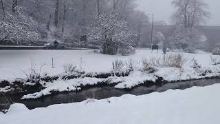 ashwood park in the snow up buxton ramblers highpeak river snow españa uk [upl. by Llednor]