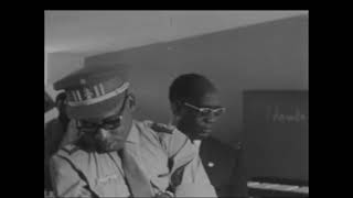 1965 Président Kasavubu partie ABAKO et Mobutu commandant ANC votent à Léopoldville pas de son [upl. by Charo843]