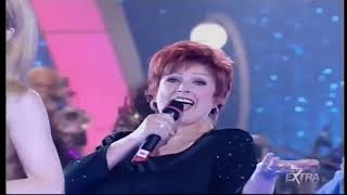 Lorella Cuccarini Orietta Berti Mino Reitano  Ballo Ballo La Notte Vola 2001 [upl. by Saxela206]