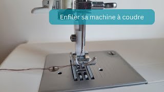 Utiliser lenfile aiguille  Machine à coudre Necchi Q132A [upl. by Nahshu]