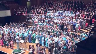 Im Gonna Be 500 Miles Gordano Gorgeous Chorus amp Gurt Lush Choir Colston Hall 4th July 2015 [upl. by Ernaline]