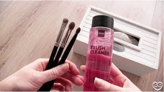 Hoe gebruik je brush cleaner HEMA ❤ MAC [upl. by Neerhtak]