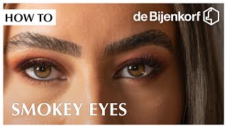 Smokey Eye tutorial voor beginners Nederlands  de Bijenkorf [upl. by Aicat659]