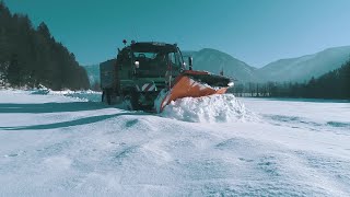 Winterdienst mit dem Unimog U 530 Räumen streuen transportieren [upl. by Haibot]